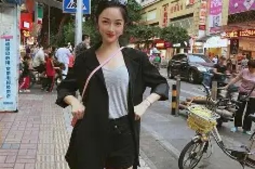 42岁贾乃亮自曝无戏可拍：长辈演不了偶像够不着很尴尬