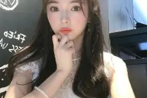 成都27岁女子家门口遇害其妈妈遭网暴最新进展：3人被行政处罚涉事群组“紫雅妈妈撒谎”群主被拘9日